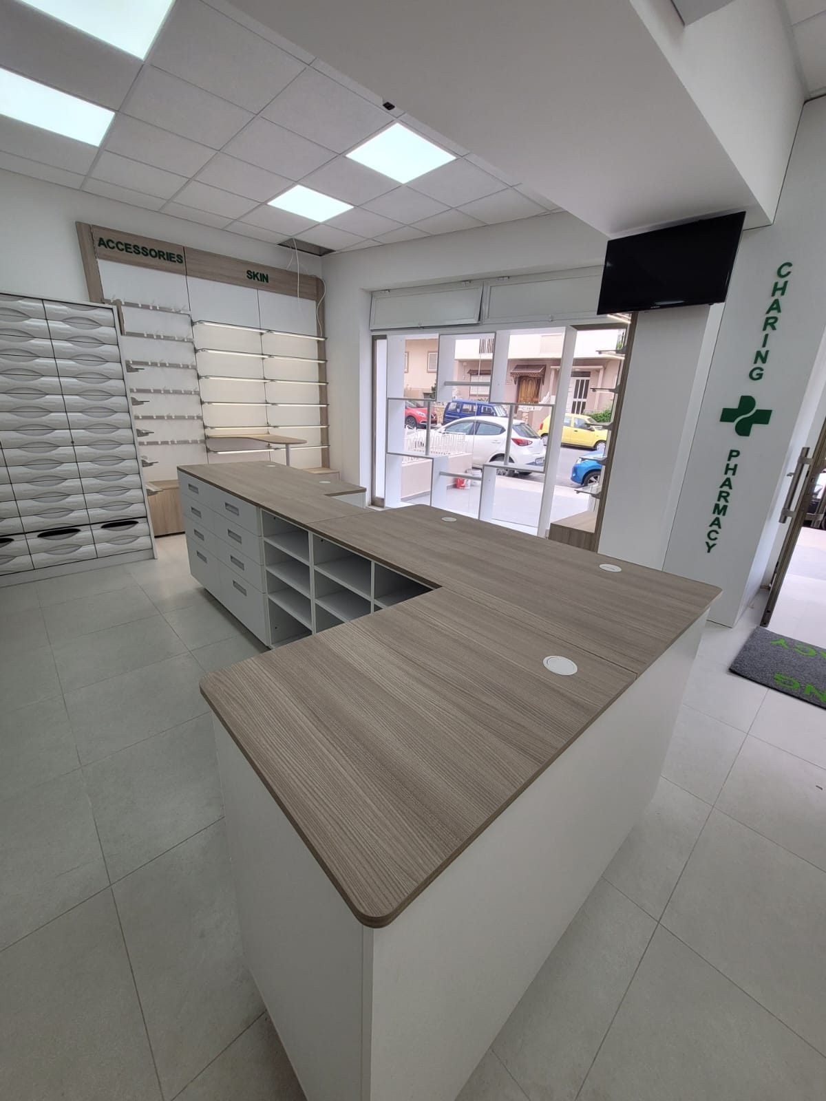 Farmacia Charing Pharmacy