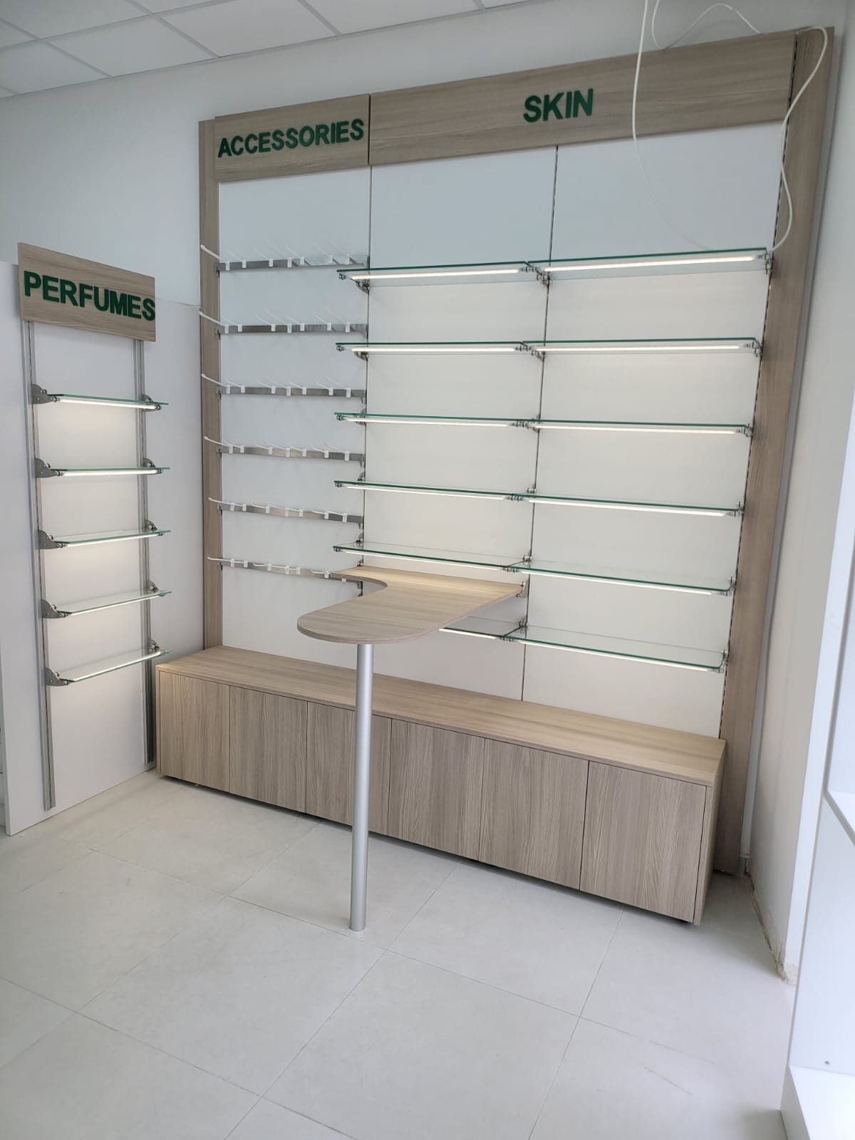 Farmacia Charing Pharmacy